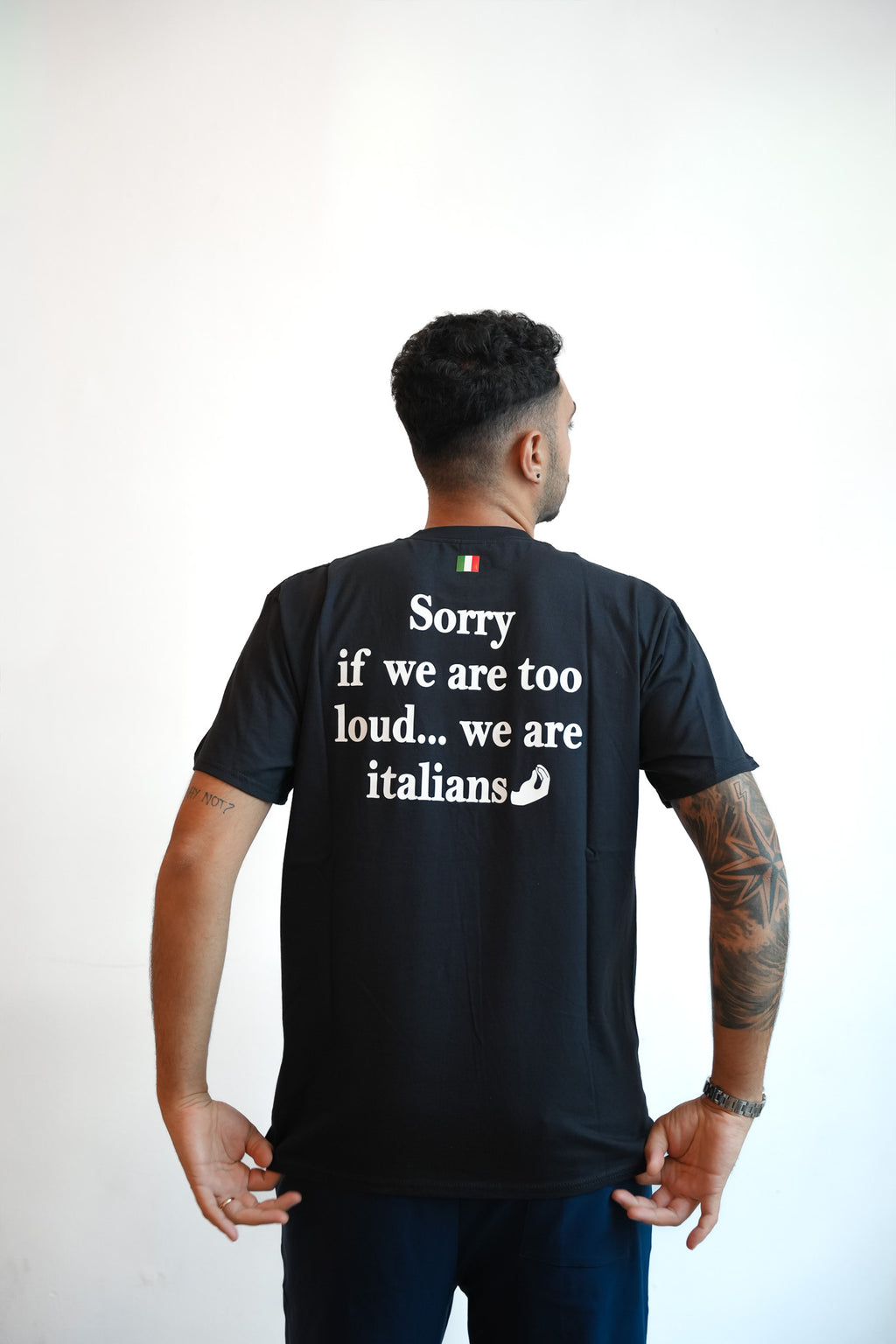 “Sorry if we are too loud…we are Italians🤌🏼” T-shirt Black